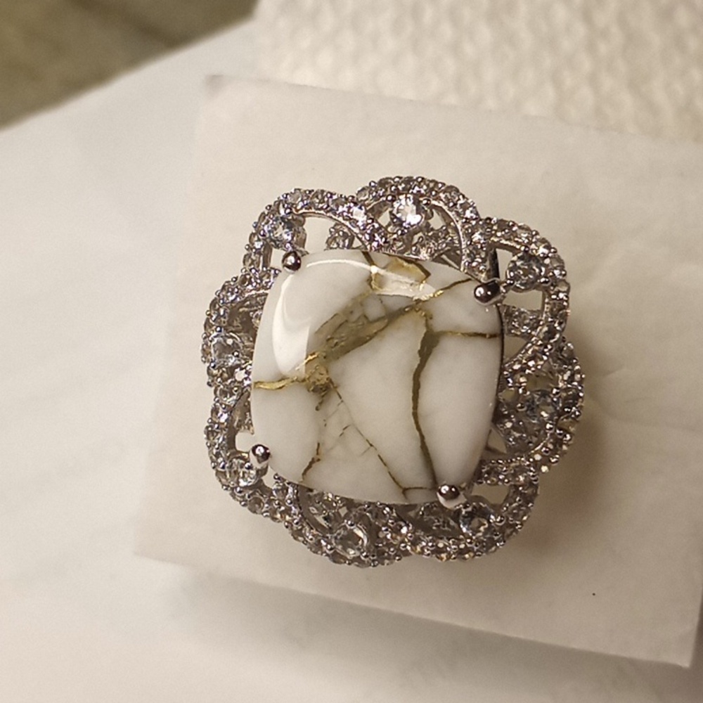 White golden quartz ring